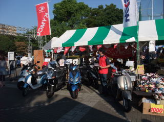 初回から当店も出展しています。 徐々にですが外国スクーターを皆さんに知ってもらえるようガンバリマス。